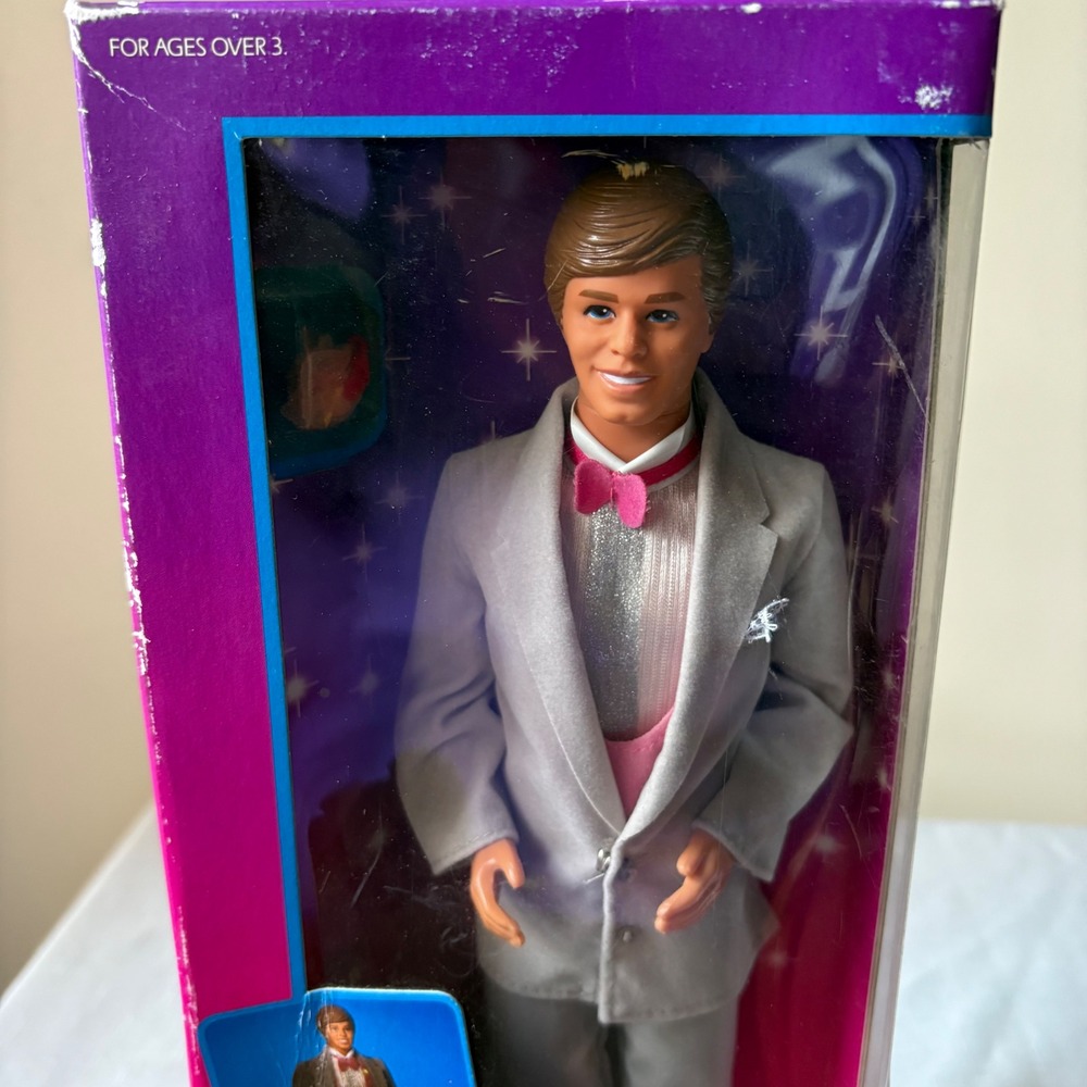Vintage 1985 Mattel Dream Glow Ken Doll 2250 NIB Glow in the Dark Vest Corsage